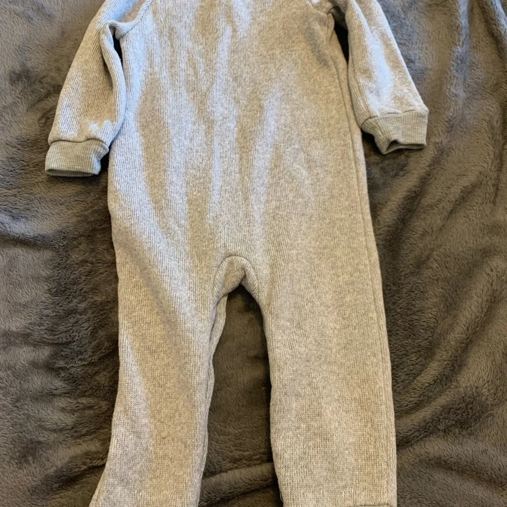 Carter's Light Gray Penguin Footie